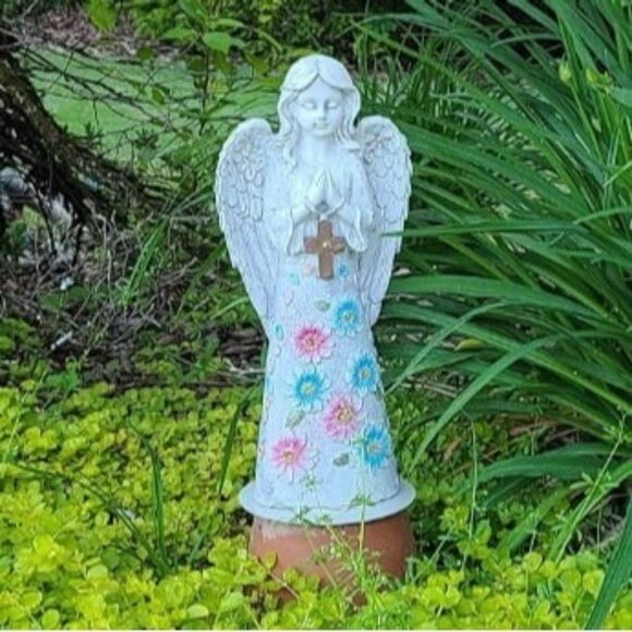 Angel Garden Figurine Outdoor Statue, Solar Garden Sculpture with 7 LEDs - Picture 1 of 3